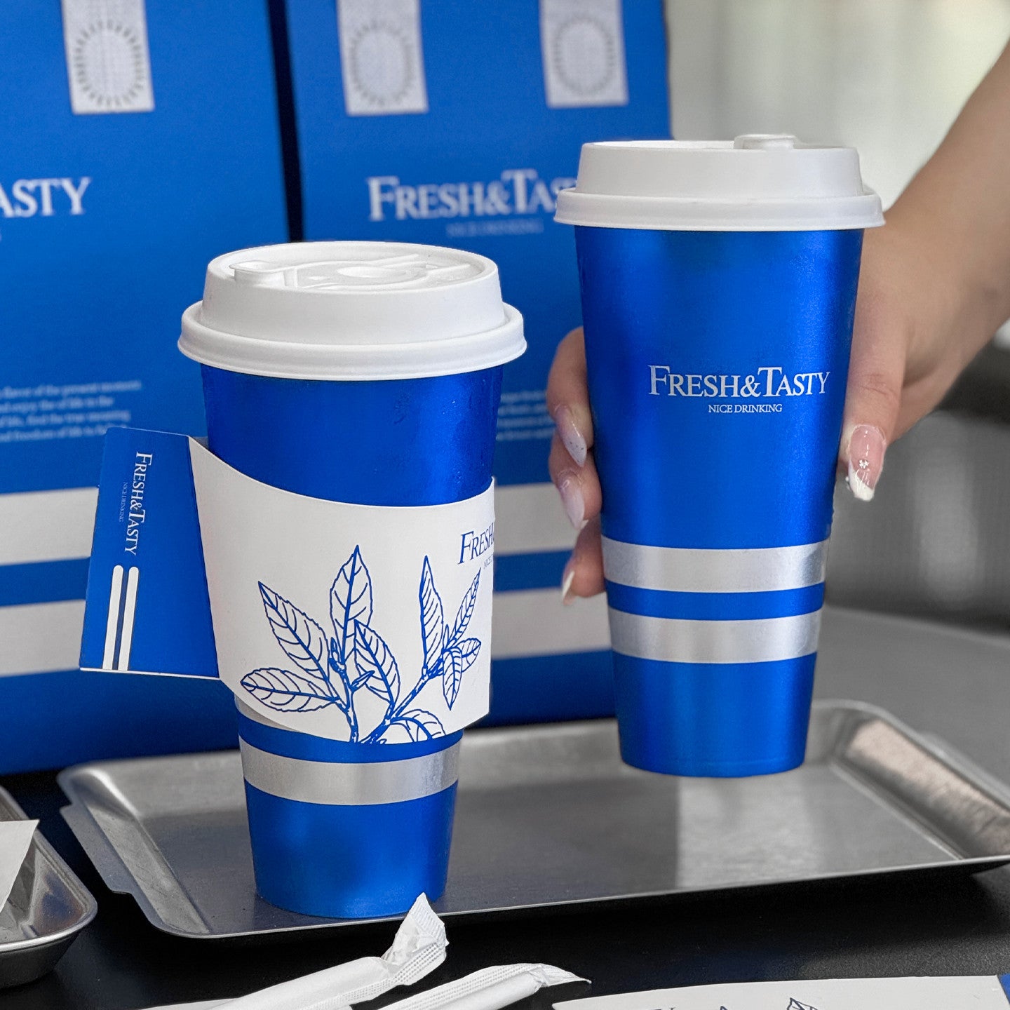 Creative In-Mold Milk Tea Cup Disposable Hot and Cold Beverage Resistant, High Temperature Resistant, Transparent Injection Molded PP Cup with Lid